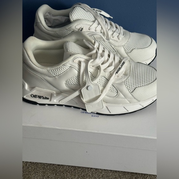 Men's Out of Office Arrow
Low-Top Sneakers - Picture 6 of 8